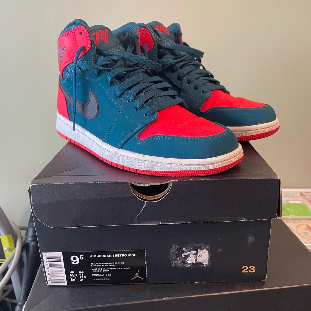 Jordan 1 Retro High “Westbrook“ 2015 Size 9.5 Great condition, Worn a few times.